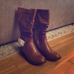 Beautiful brown boots!